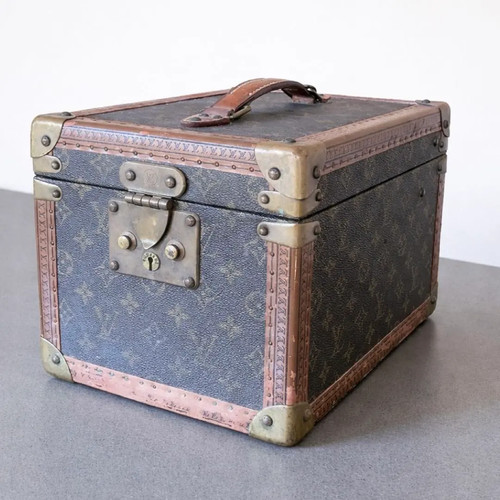 Louis vuitton m21828 monogram - louis,